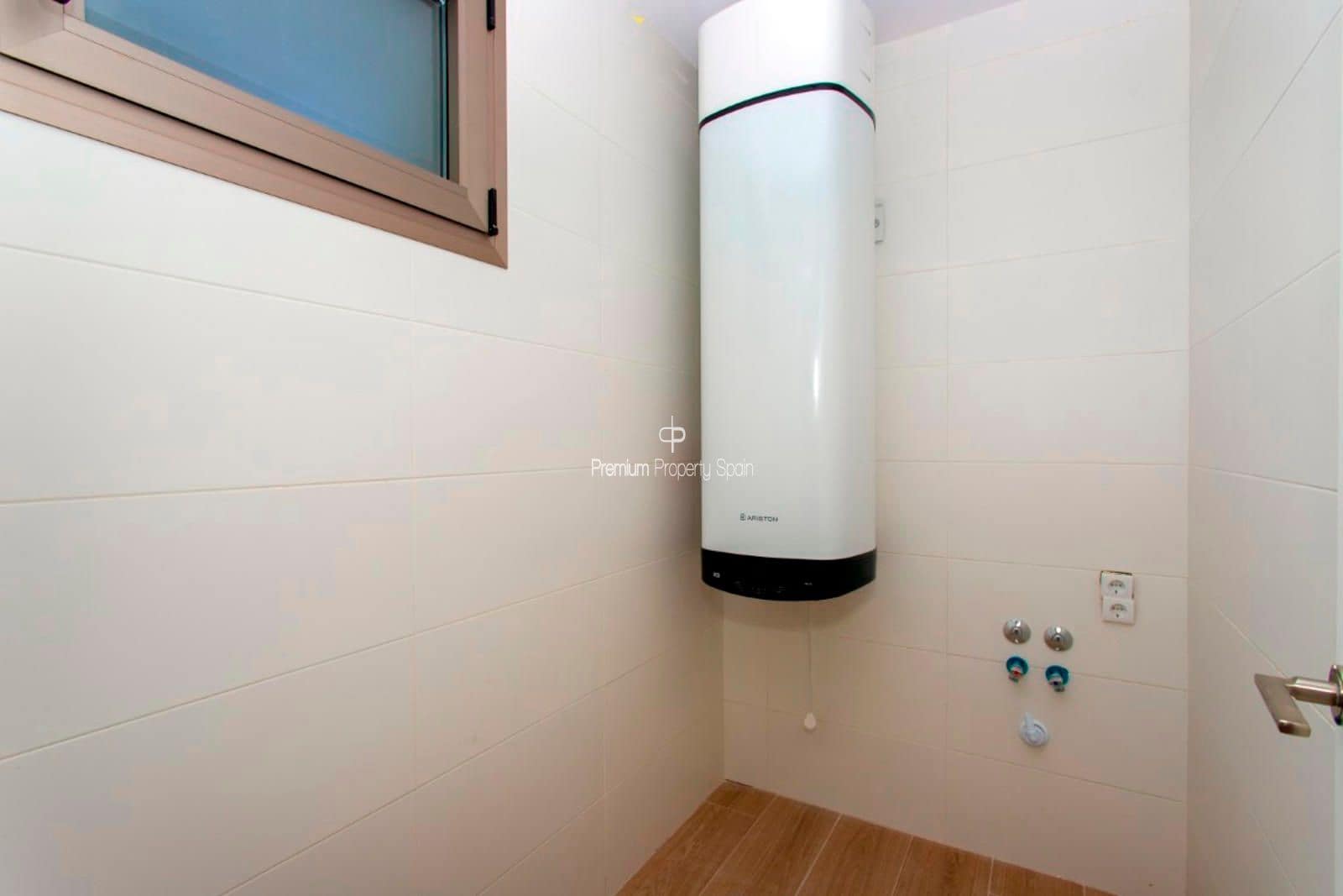 3 makuuhuone Kattohuoneisto myytävänä paikassa Santa Pola mukana uima-altaan 
autotalli - 495 000 € (Ref: 8090560)