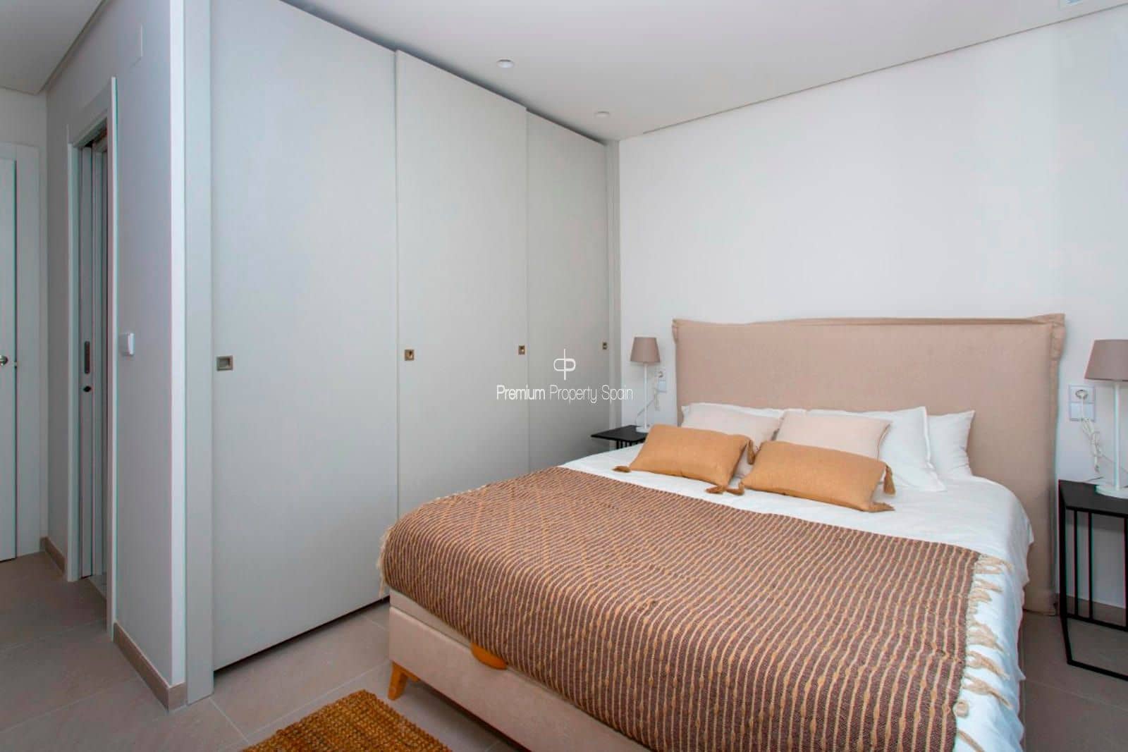 3 makuuhuone Kattohuoneisto myytävänä paikassa Santa Pola mukana uima-altaan 
autotalli - 495 000 € (Ref: 8090560)