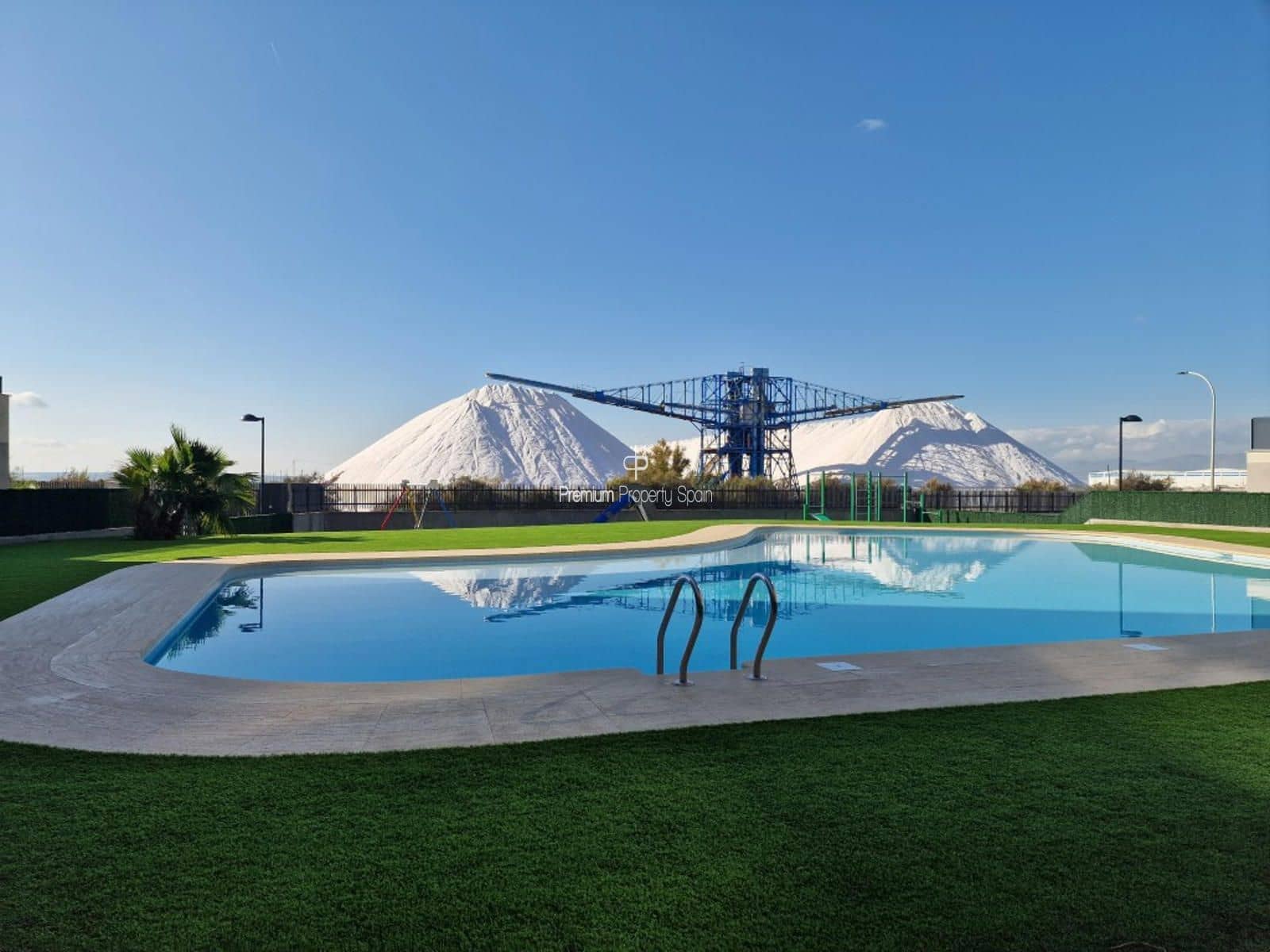 3 makuuhuone Kattohuoneisto myytävänä paikassa Santa Pola mukana uima-altaan 
autotalli - 495 000 € (Ref: 8090560)