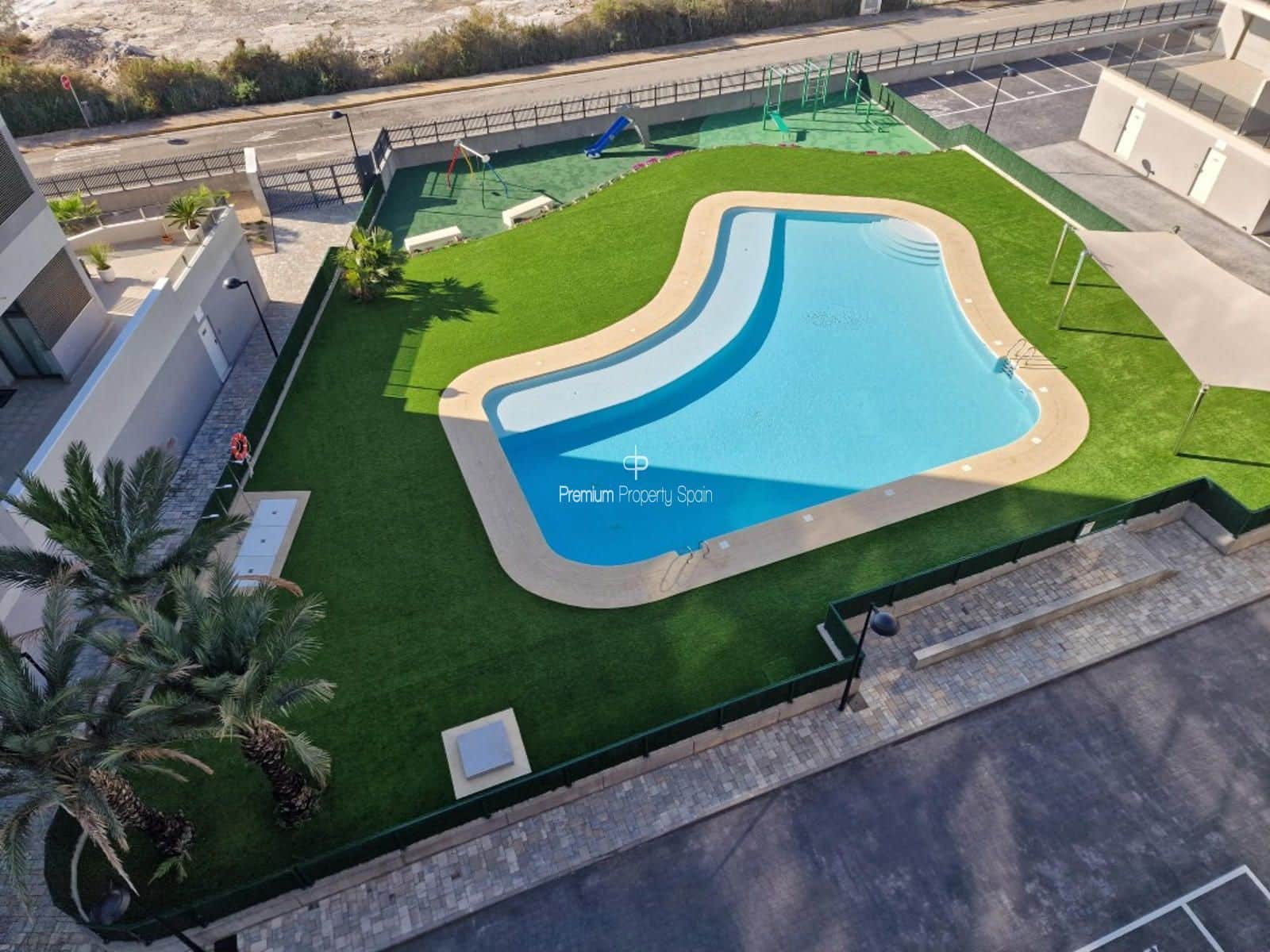 3 makuuhuone Kattohuoneisto myytävänä paikassa Santa Pola mukana uima-altaan 
autotalli - 495 000 € (Ref: 8090560)