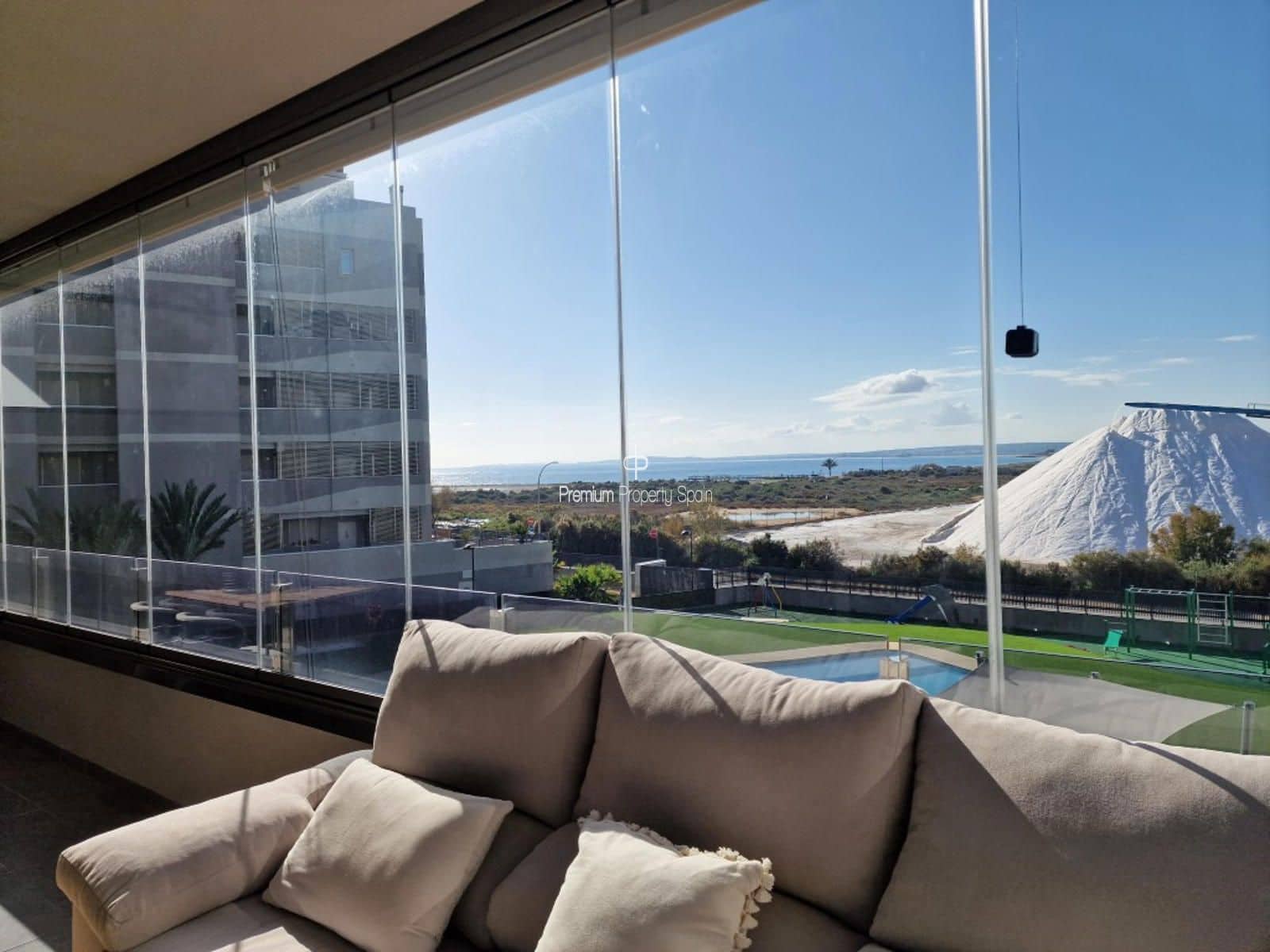 3 makuuhuone Kattohuoneisto myytävänä paikassa Santa Pola mukana uima-altaan 
autotalli - 495 000 € (Ref: 8090560)