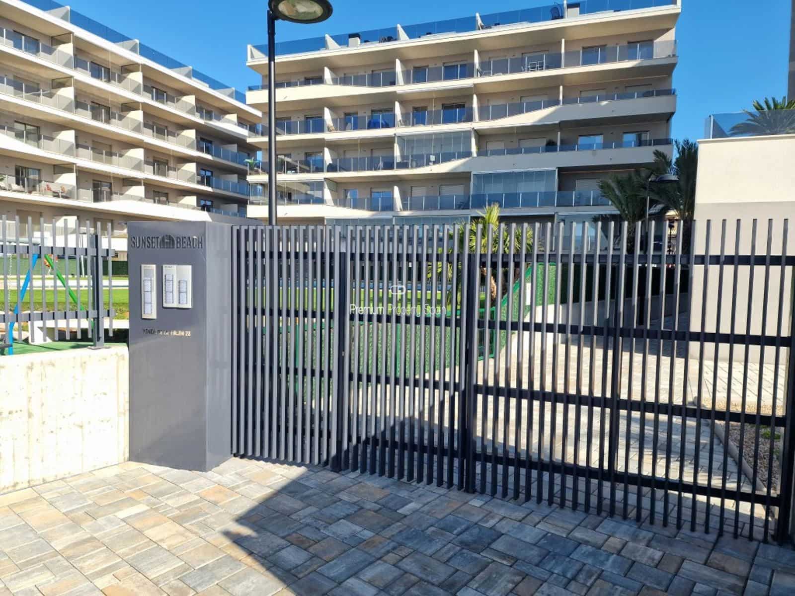 3 makuuhuone Kattohuoneisto myytävänä paikassa Santa Pola mukana uima-altaan 
autotalli - 495 000 € (Ref: 8090560)