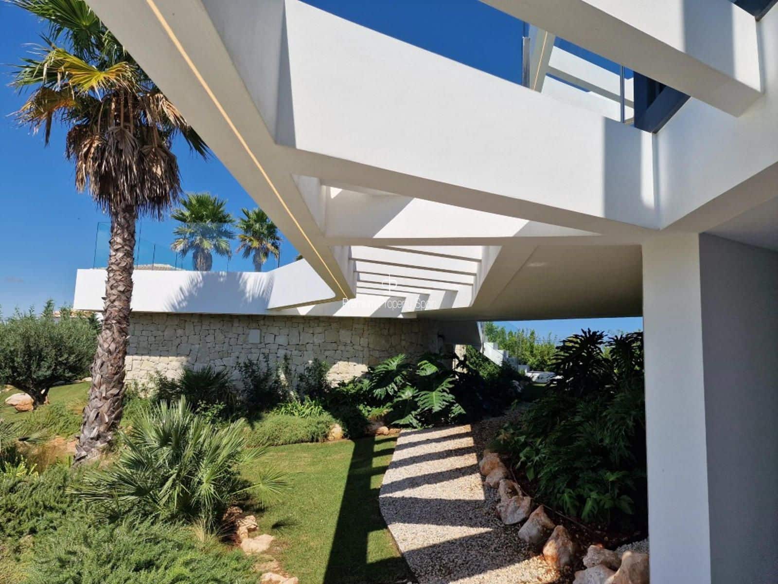 5 bedroom Villa for sale in Javea / Xabia with pool garage - € 4,125,000 (Ref: 9394093)