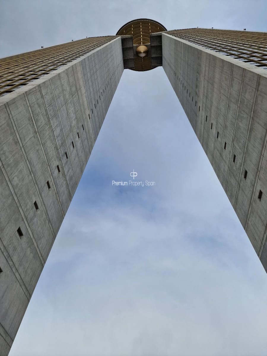 2 makuuhuone Asunto myytävänä paikassa Benidorm mukana uima-altaan 
autotalli - 513 000 € (Ref: 9394099)