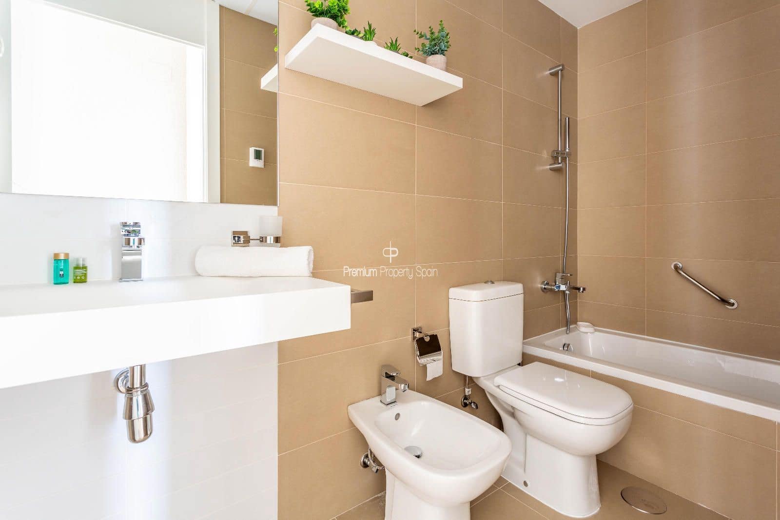 2 makuuhuone Asunto myytävänä paikassa Benidorm mukana uima-altaan 
autotalli - 513 000 € (Ref: 9394099)