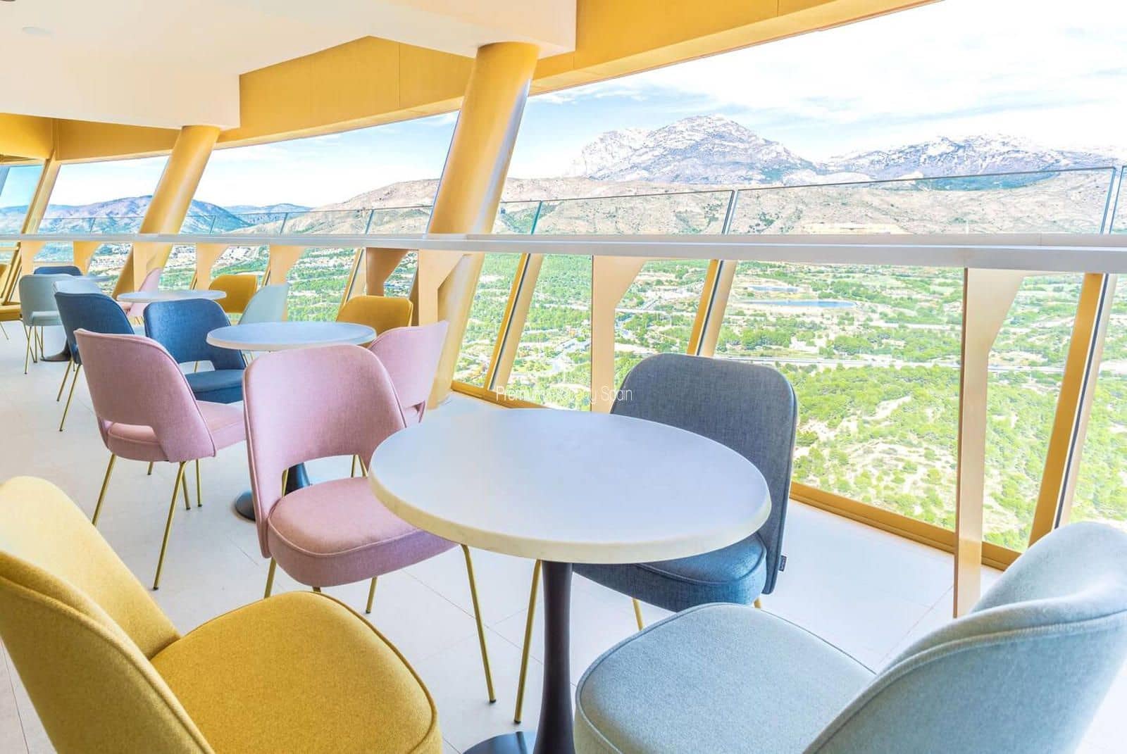 2 makuuhuone Asunto myytävänä paikassa Benidorm mukana uima-altaan 
autotalli - 513 000 € (Ref: 9394099)