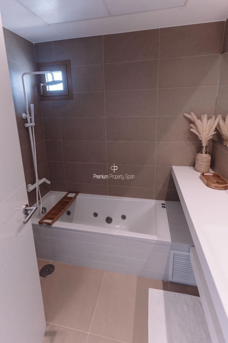 2 chambre Appartement à vendre à Benidorm avec piscine garage - 650 000 € (Ref: 9394100)