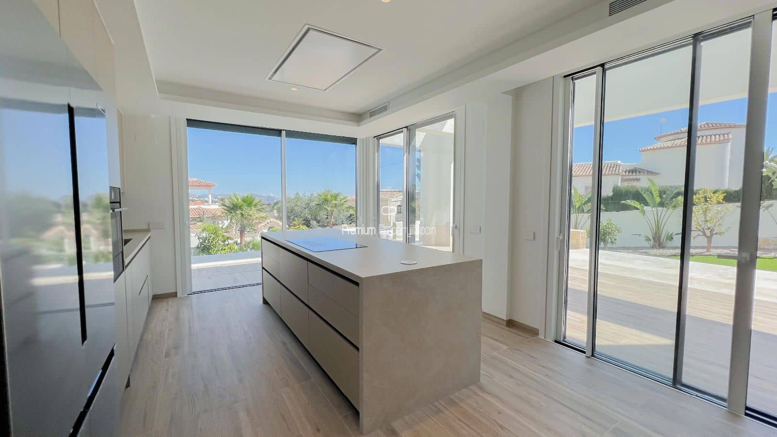 Chalet de 4 habitaciones en Benissa en venta con piscina garaje - 2.260.000 € (Ref: 9394101)