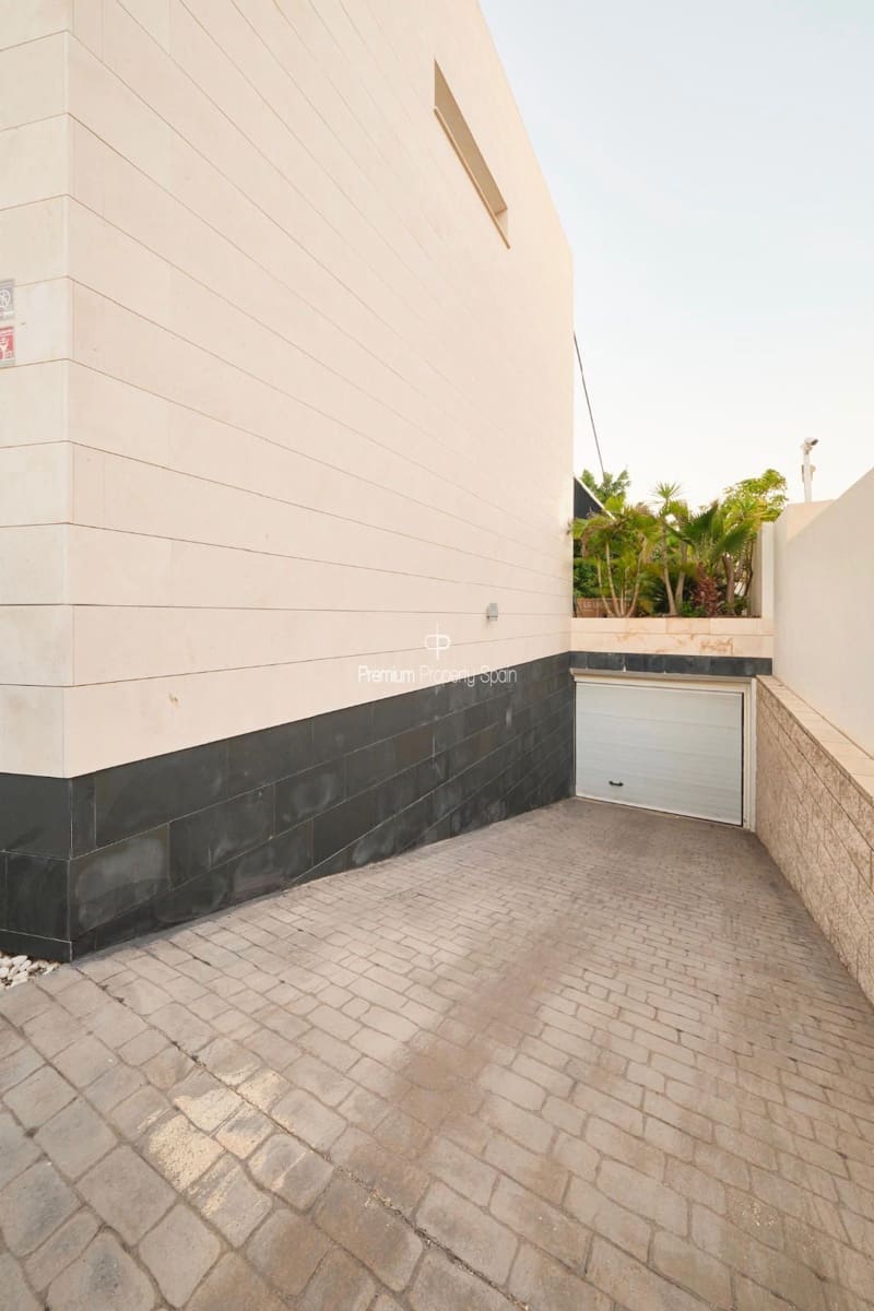 5 soverom Villa til salgs i Playa de San Juan med svømmebasseng garasje - € 1 299 000 (Ref: 9394105)