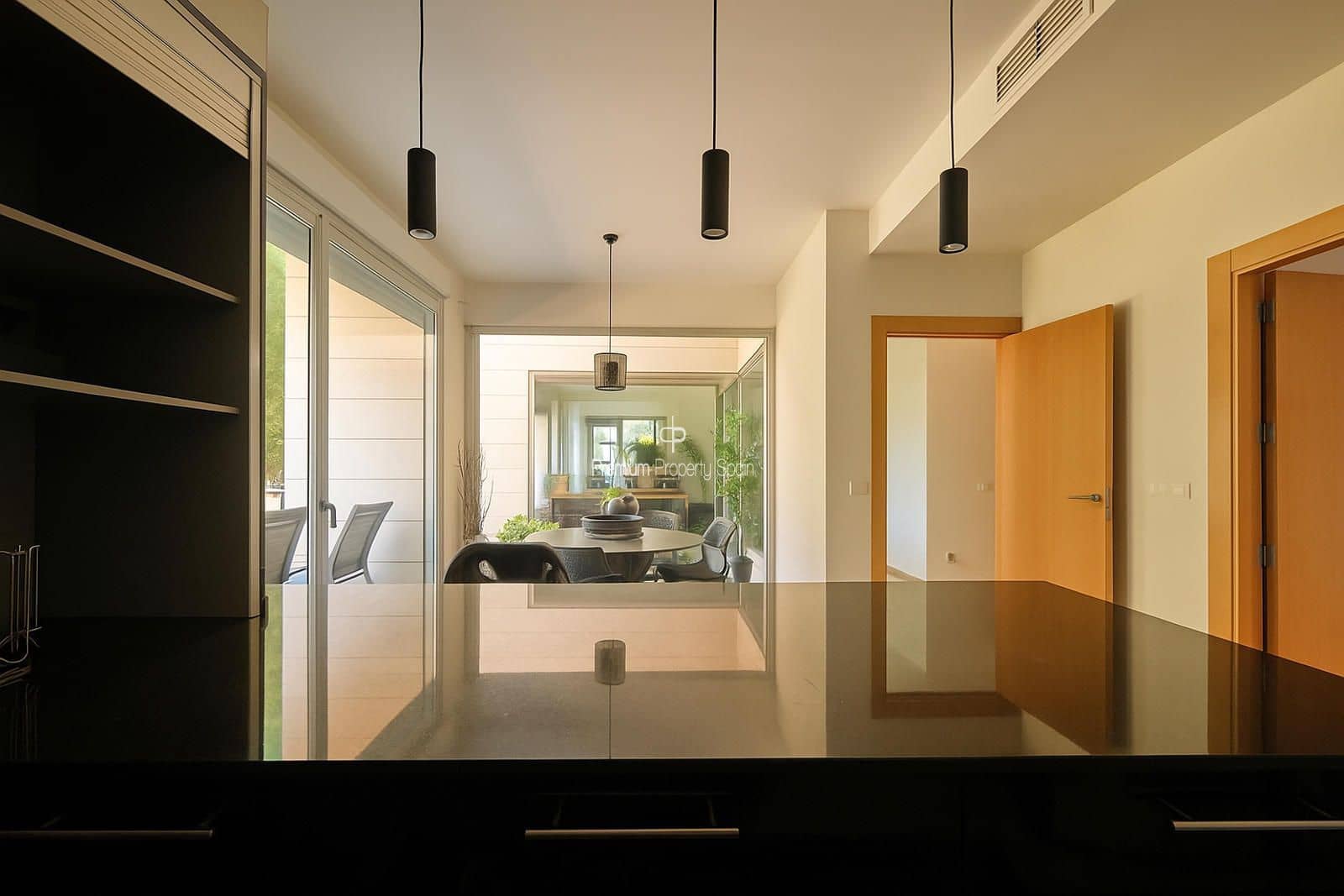 5 soverom Villa til salgs i Playa de San Juan med svømmebasseng garasje - € 1 299 000 (Ref: 9394105)