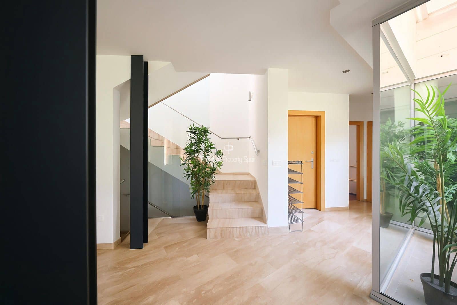 5 soverom Villa til salgs i Playa de San Juan med svømmebasseng garasje - € 1 299 000 (Ref: 9394105)