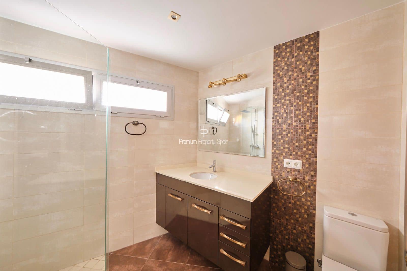 5 soverom Villa til salgs i Playa de San Juan med svømmebasseng garasje - € 1 299 000 (Ref: 9394105)