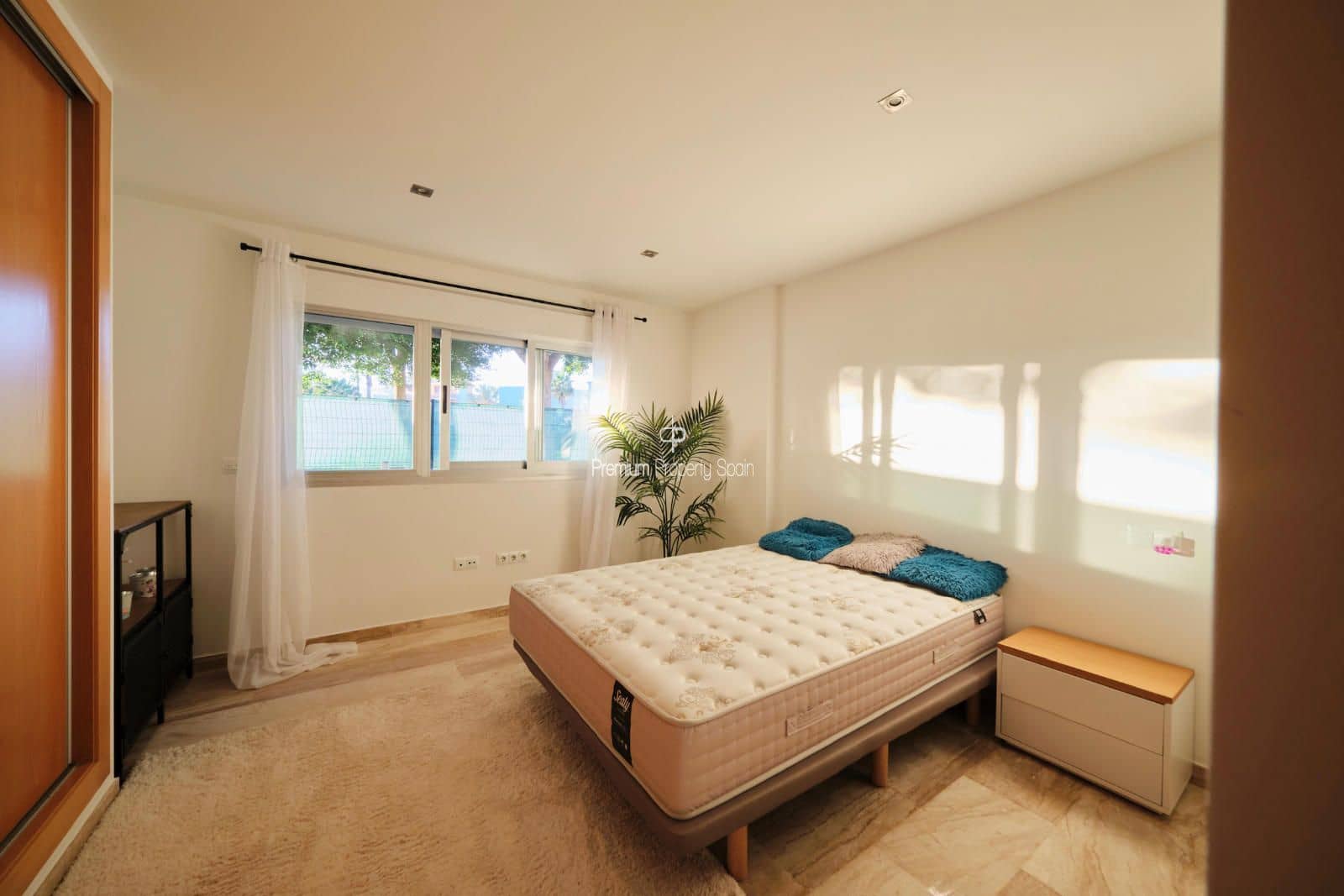 5 soverom Villa til salgs i Playa de San Juan med svømmebasseng garasje - € 1 299 000 (Ref: 9394105)