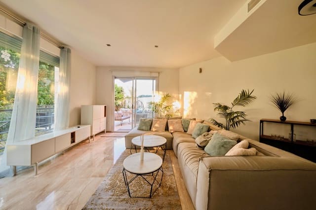 5 soverom Villa til salgs i Playa de San Juan, Alicante by med svømmebasseng garasje - € 1 299 000 (Ref: 9394105)