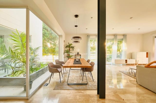 5 soverom Villa til salgs i Playa de San Juan, Alicante by med svømmebasseng garasje - € 1 299 000 (Ref: 9394105)