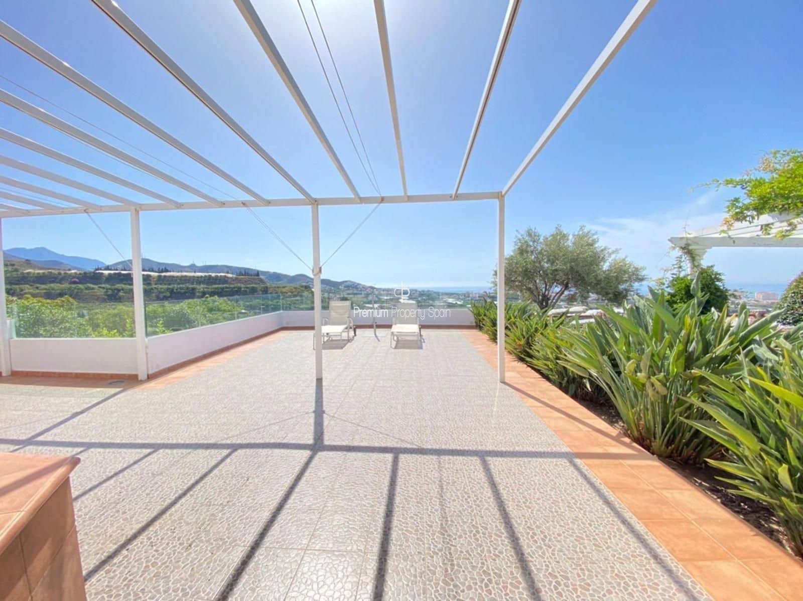 3 chambre Villa/Maison à vendre à Torrox avec piscine garage - 670 000 € (Ref: 9394110)