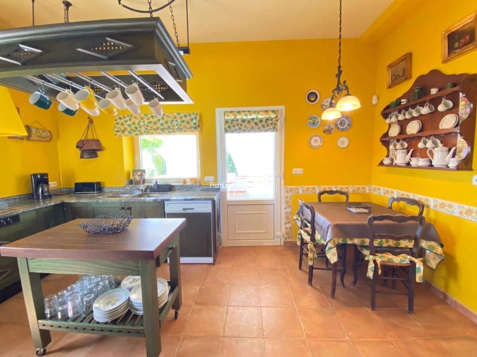 3 chambre Villa/Maison à vendre à Torrox avec piscine garage - 670 000 € (Ref: 9394110)