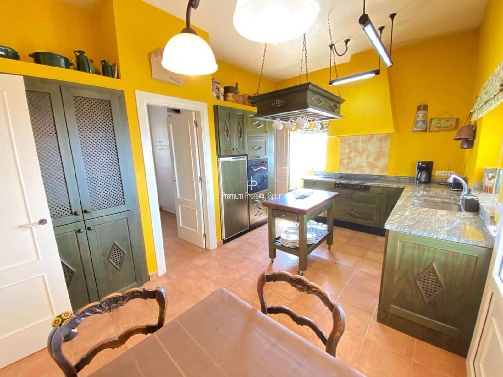 3 chambre Villa/Maison à vendre à Torrox avec piscine garage - 670 000 € (Ref: 9394110)