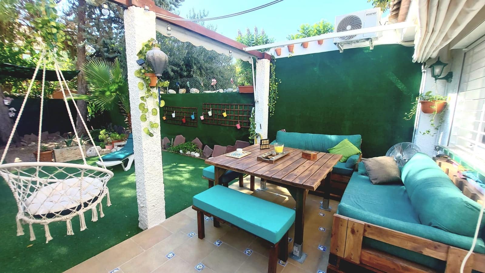 4 makuuhuone Bungalow myytävänä paikassa San Juan de Alicante / Sant Joan d'Alacant mukana uima-altaan 
autotalli - 525 000 € (Ref: 9432683)