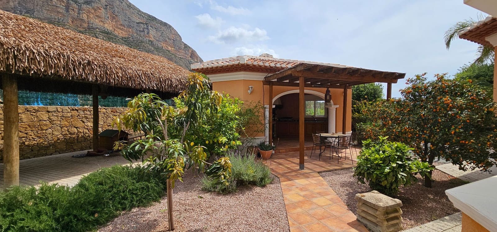 4 slaapkamer Villa te koop in Javea / Xabia met zwembad garage - € 1.650.000 (Ref: 9432691)