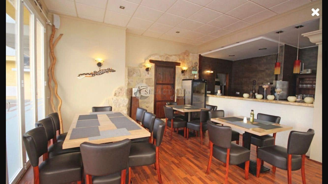 Commercieel te koop in Moraira - € 275.000 (Ref: 9432692)