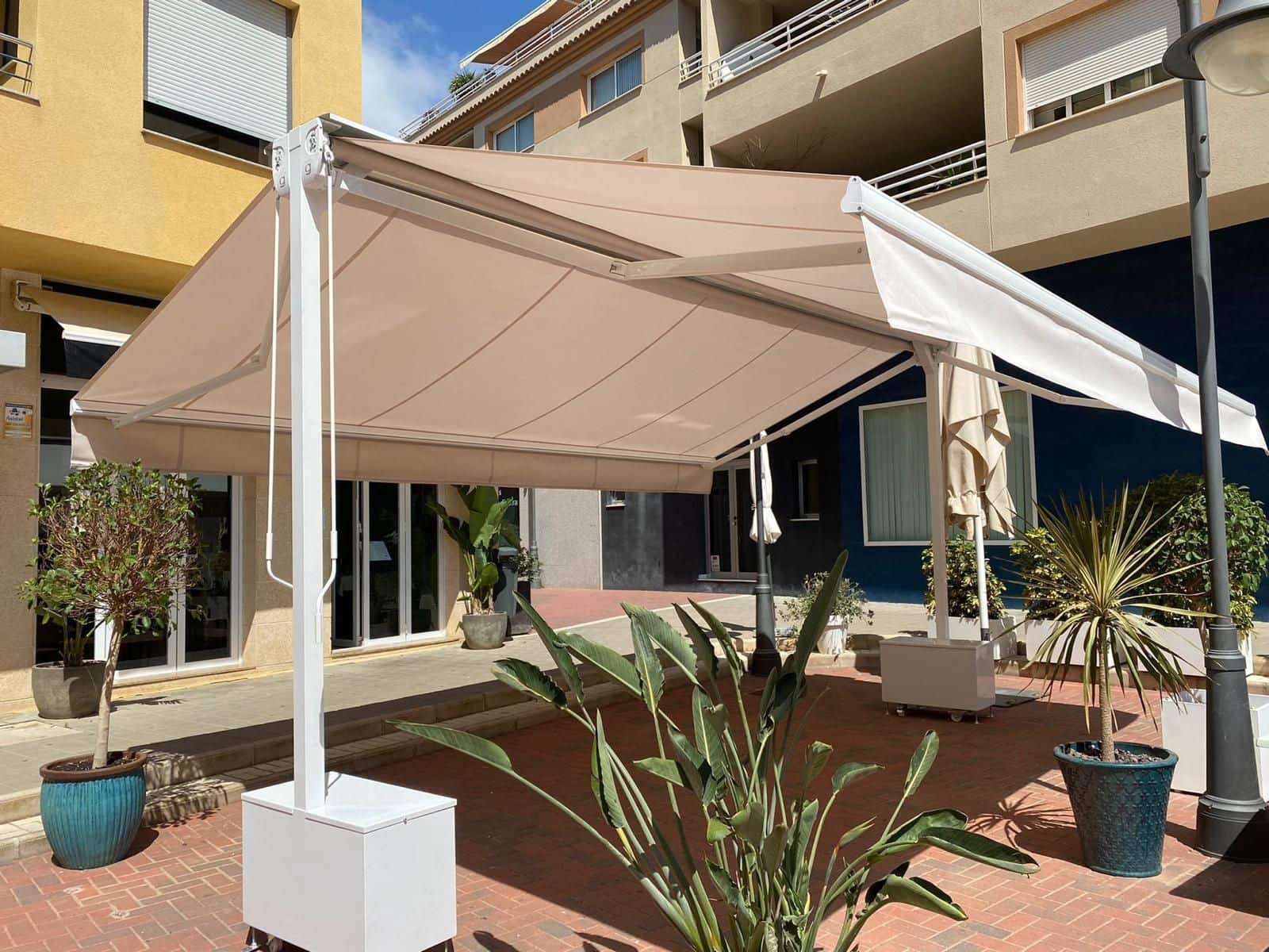 Commercieel te koop in Moraira - € 275.000 (Ref: 9432692)