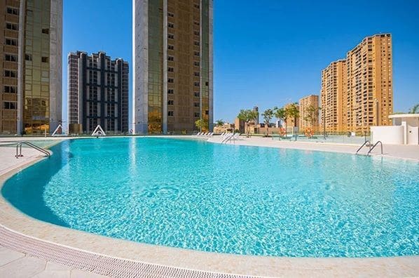 2 bedroom Apartment for sale in Benidorm with pool garage - € 764,000 (Ref: 9432695)