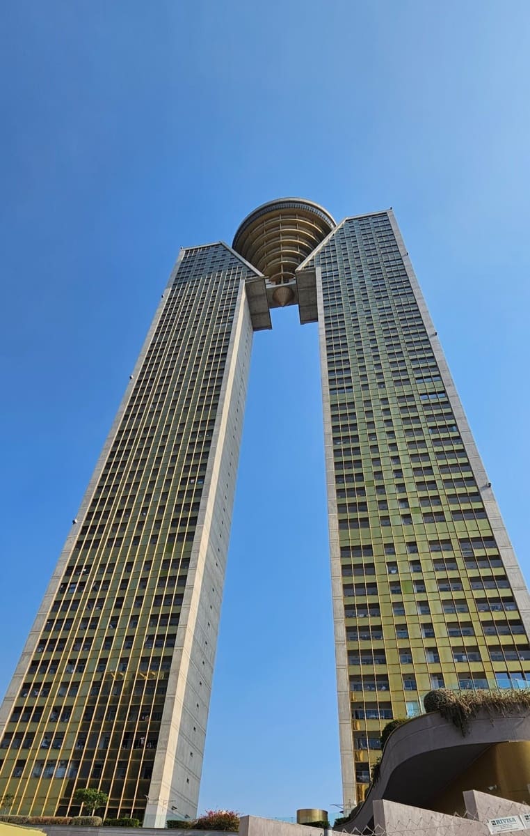 2 bedroom Apartment for sale in Benidorm with pool garage - € 764,000 (Ref: 9432695)