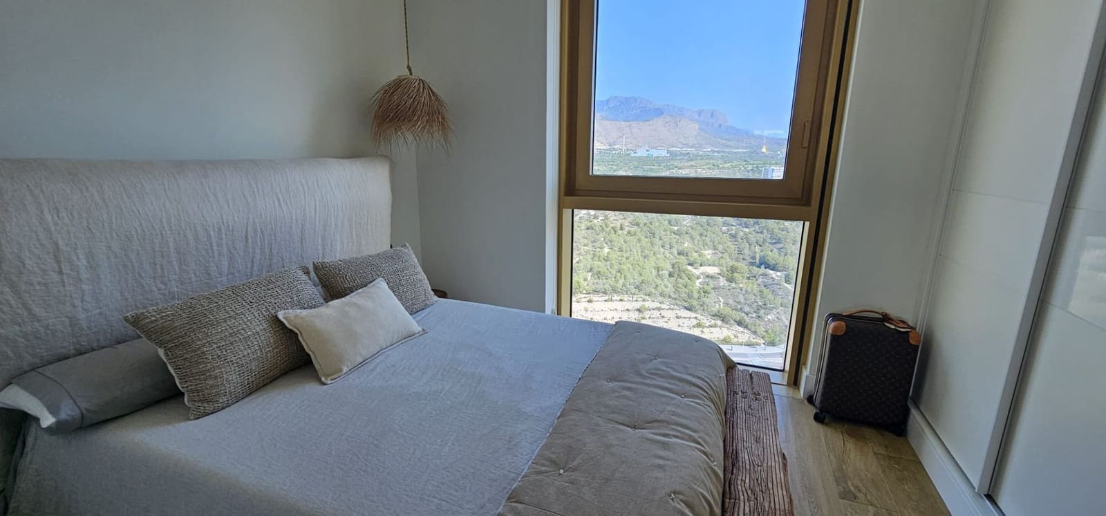 2 bedroom Apartment for sale in Benidorm with pool garage - € 764,000 (Ref: 9432695)