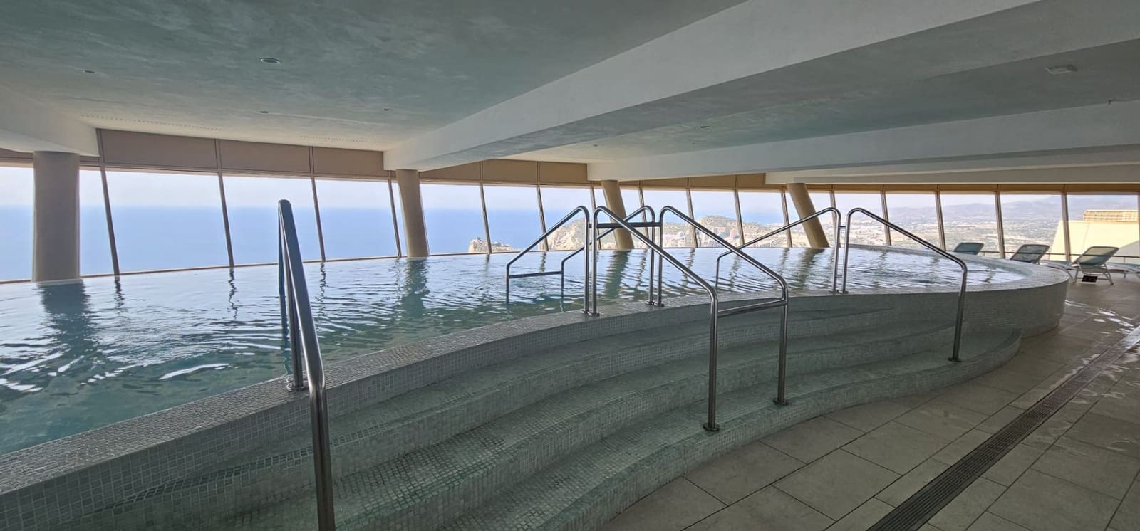 2 bedroom Apartment for sale in Benidorm with pool garage - € 764,000 (Ref: 9432695)