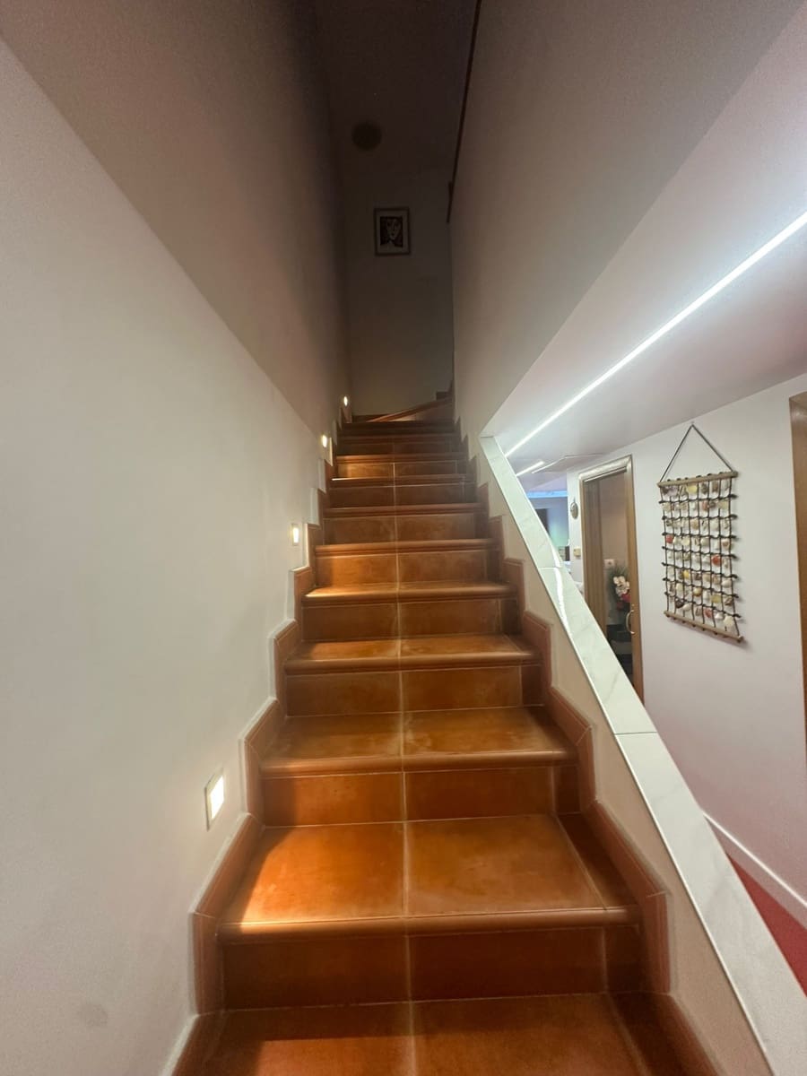 4 bedroom Semi-detached Villa for sale in Alicante / Alacant city with pool garage - € 650,000 (Ref: 9535549)