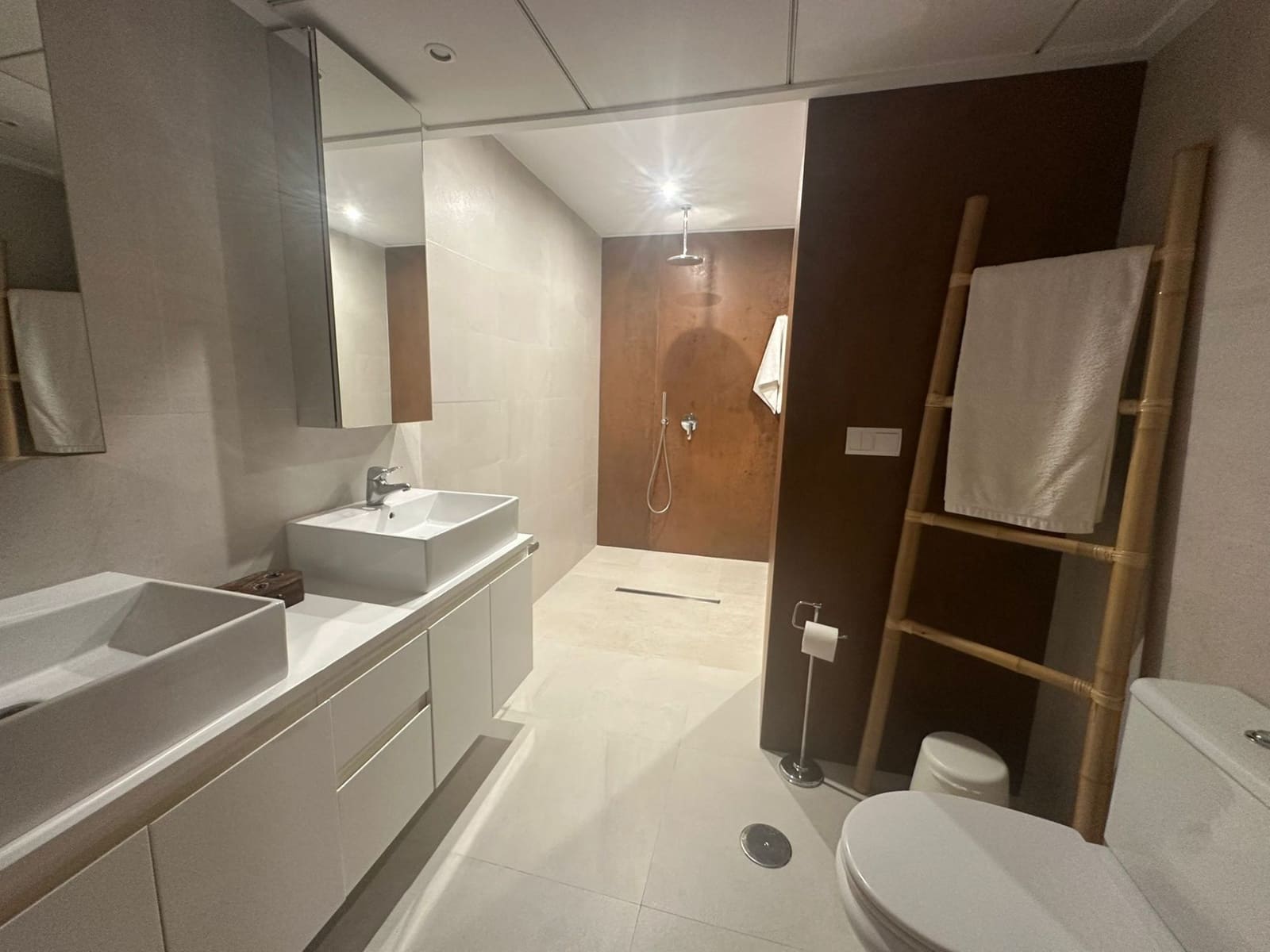 4 bedroom Semi-detached Villa for sale in Alicante / Alacant city with pool garage - € 650,000 (Ref: 9535549)