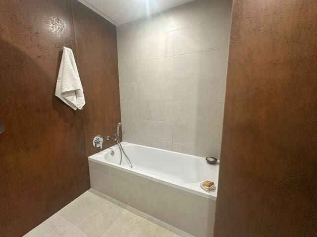 4 quarto Moradia Geminada para venda em Alicante cidade com piscina garagem - 650 000 € (Ref: 9535549)