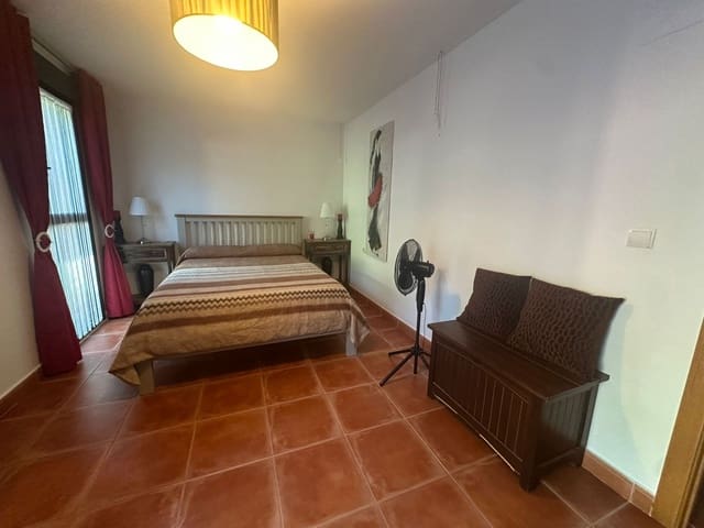 4 quarto Moradia Geminada para venda em Alicante cidade com piscina garagem - 650 000 € (Ref: 9535549)