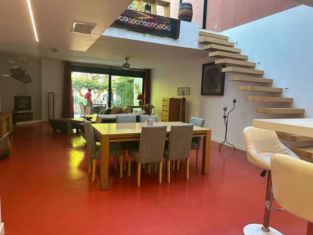 4 quarto Moradia Geminada para venda em Alicante cidade com piscina garagem - 650 000 € (Ref: 9535549)