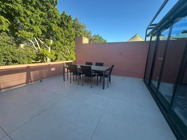 4 quarto Moradia Geminada para venda em Alicante cidade com piscina garagem - 650 000 € (Ref: 9535549)