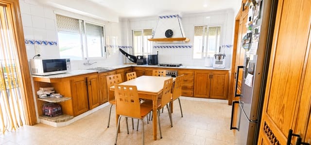 5 chambre Villa/Maison à vendre à Oliva Playa, Oliva avec garage - 370 000 € (Ref: 9880487)