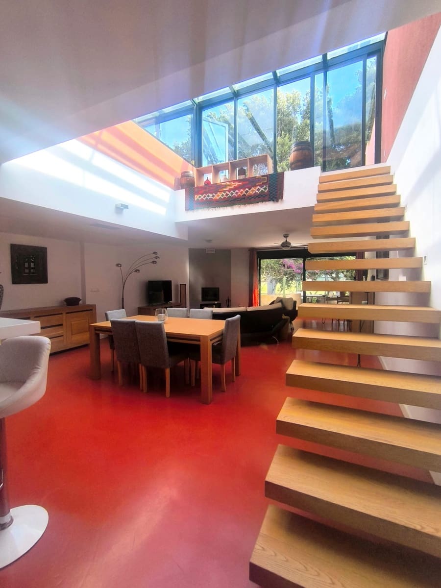 4 slaapkamer Rijtjeshuis te koop in Alicante stad met zwembad garage - € 599.000 (Ref: 9880522)