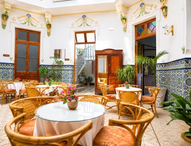 8 sypialnia Hotel na sprzedaż w Parcent z garażem - 950 000 € (Ref: 9889241)