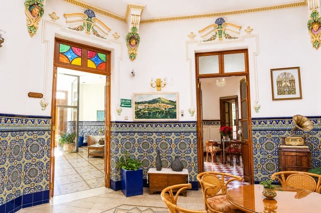 8 sypialnia Hotel na sprzedaż w Parcent z garażem - 950 000 € (Ref: 9889241)
