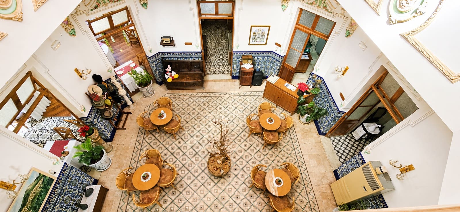 8 sypialnia Hotel na sprzedaż w Parcent z garażem - 950 000 € (Ref: 9889241)