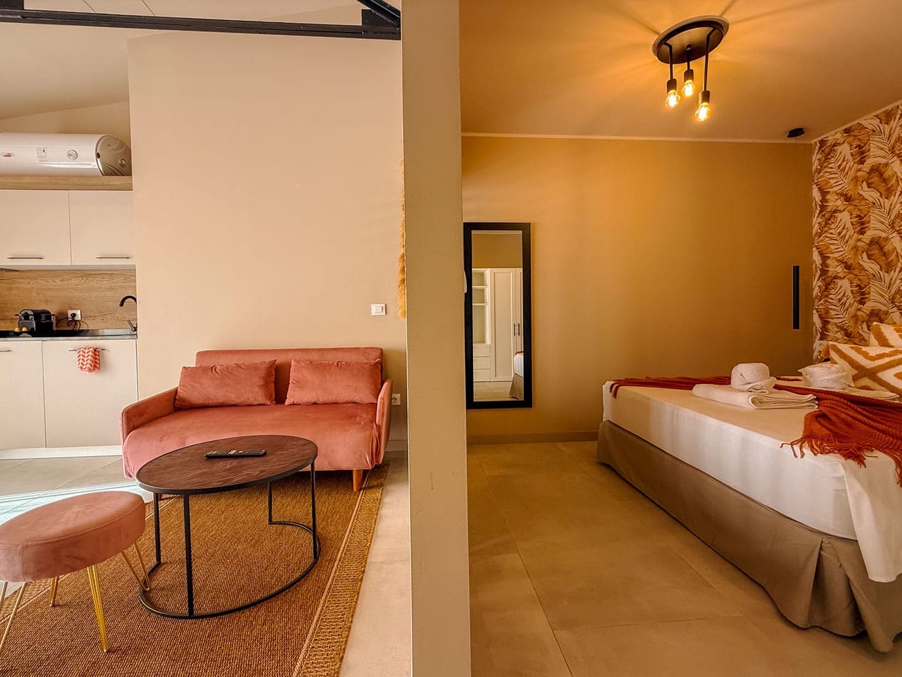10 quarto Hotel para venda em Denia - 935 000 € (Ref: 9890979)