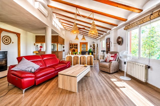 4 soverom Finca/Herregård til salgs i Villena med svømmebasseng garasje - € 389 000 (Ref: 9968894)