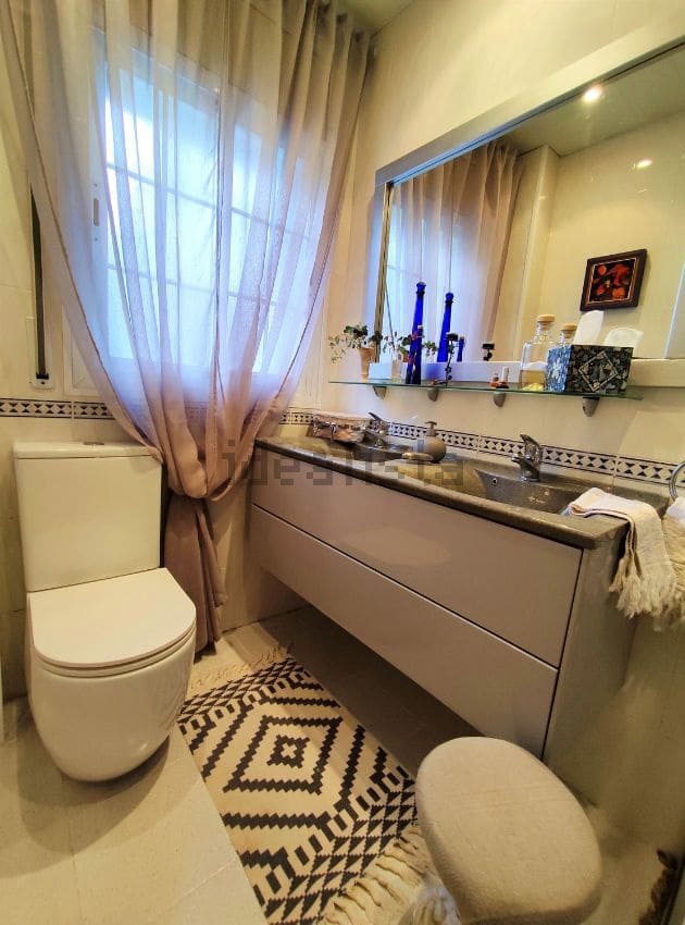 Chalet de 4 habitaciones en Mediona en venta con piscina - 700.000 € (Ref: 9479465)