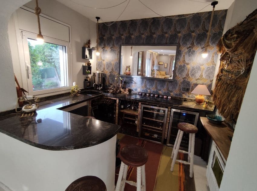 Chalet de 4 habitaciones en Mediona en venta con piscina - 700.000 € (Ref: 9479465)