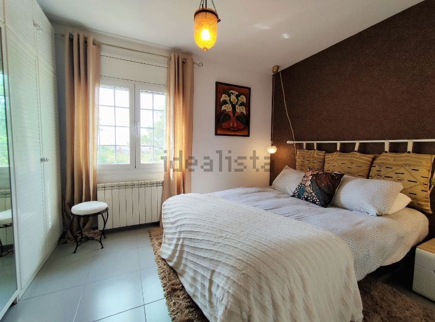 Chalet de 4 habitaciones en Mediona en venta con piscina - 700.000 € (Ref: 9479465)