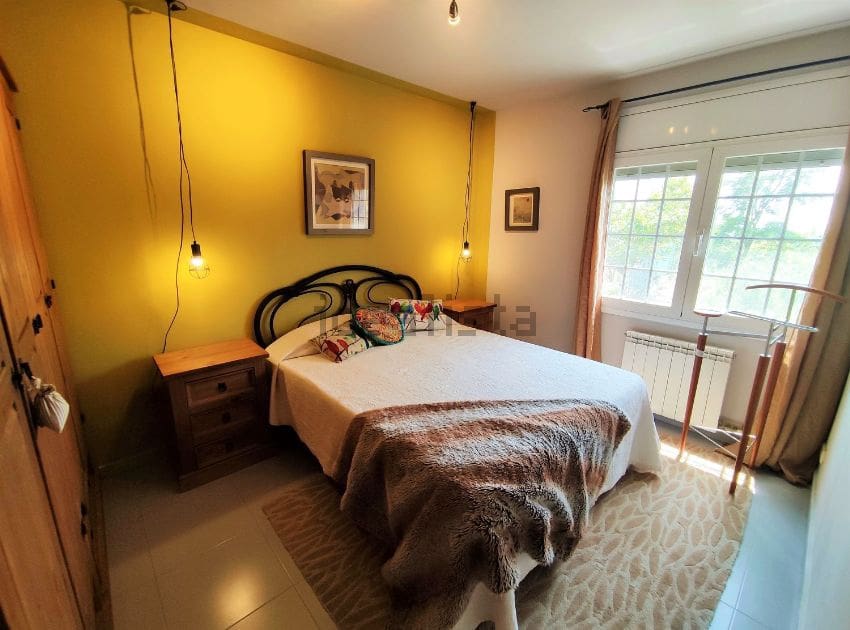 Chalet de 4 habitaciones en Mediona en venta con piscina - 700.000 € (Ref: 9479465)