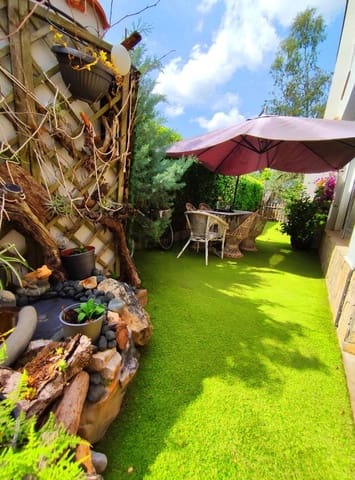 Chalet de 4 habitaciones en Mediona en venta con piscina - 700.000 € (Ref: 9479465)