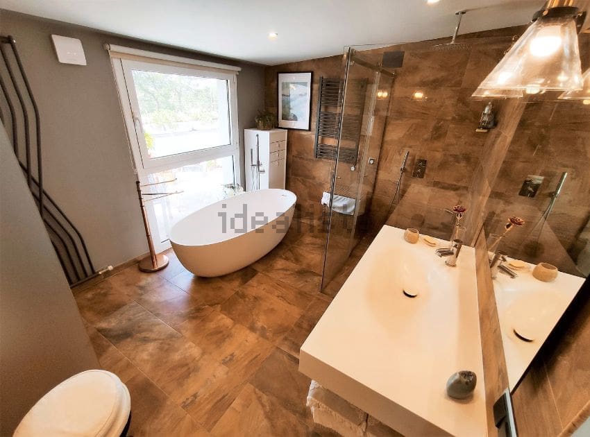 Chalet de 4 habitaciones en Mediona en venta con piscina - 700.000 € (Ref: 9479465)