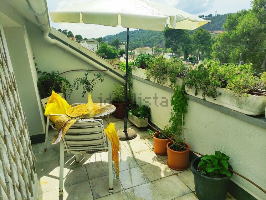 Chalet de 4 habitaciones en Mediona en venta con piscina - 700.000 € (Ref: 9479465)